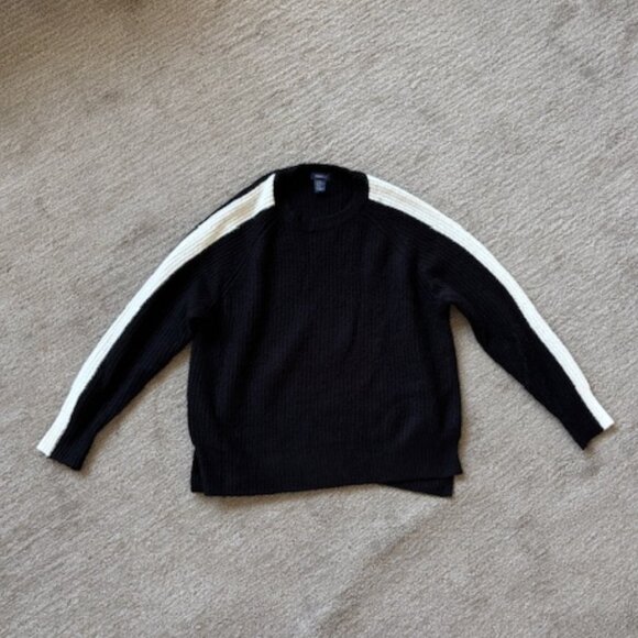 Forever 21 Women's Crewneck Pullover Sweater in Perfect Condition - Picture 1 of 2